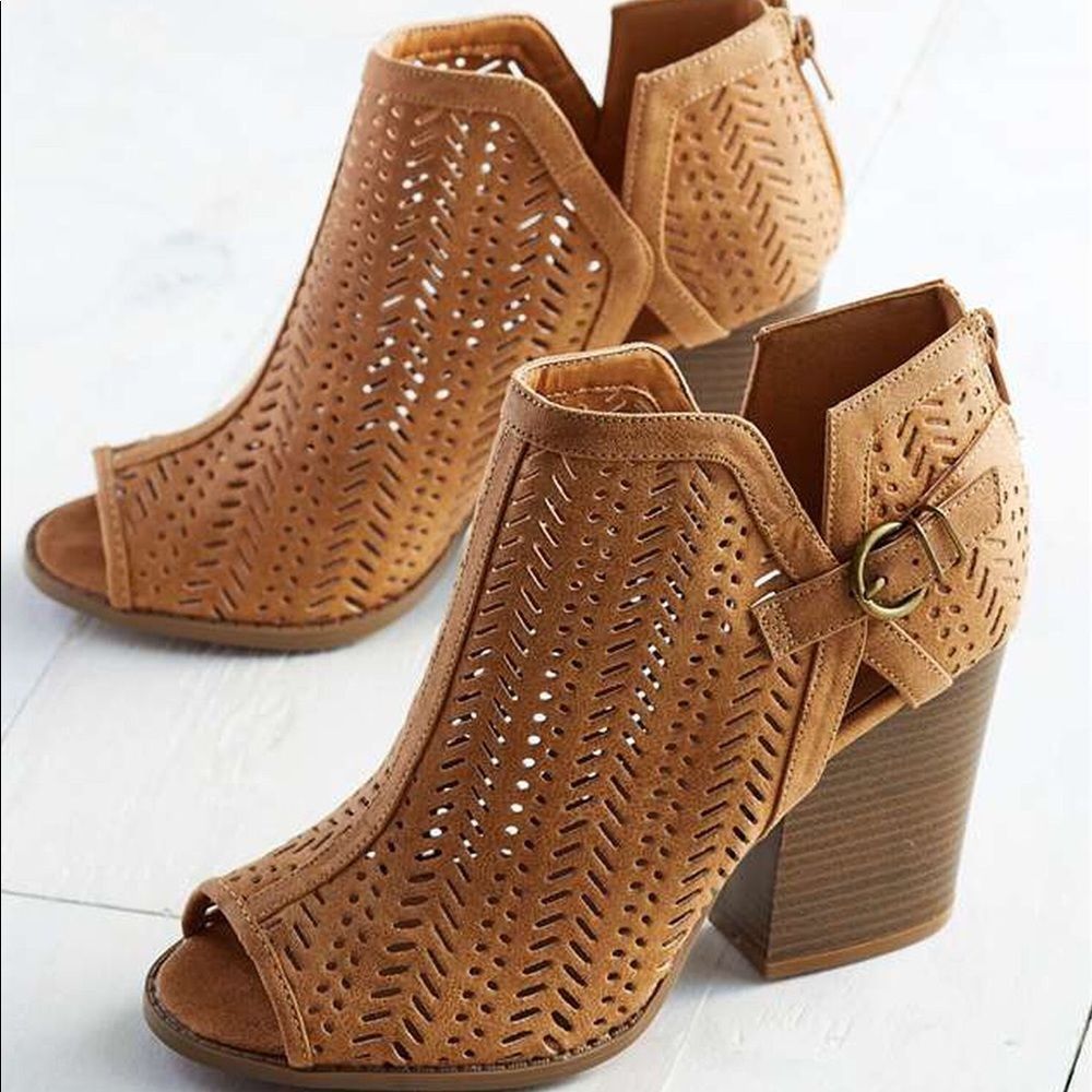 Altar’d State Barnette Booties size 9